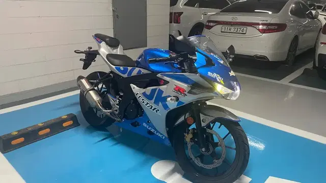 스페셜 컬러 gsx-r125 할부 가능