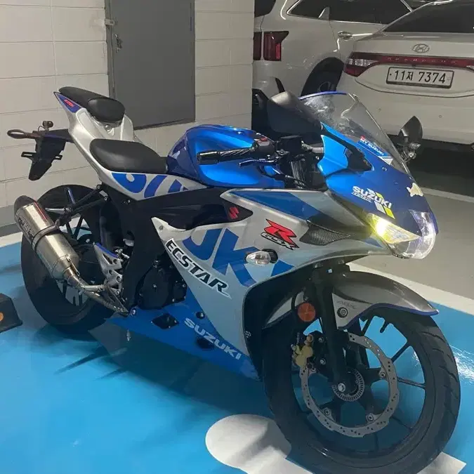 스페셜 컬러 gsx-r125 할부 가능