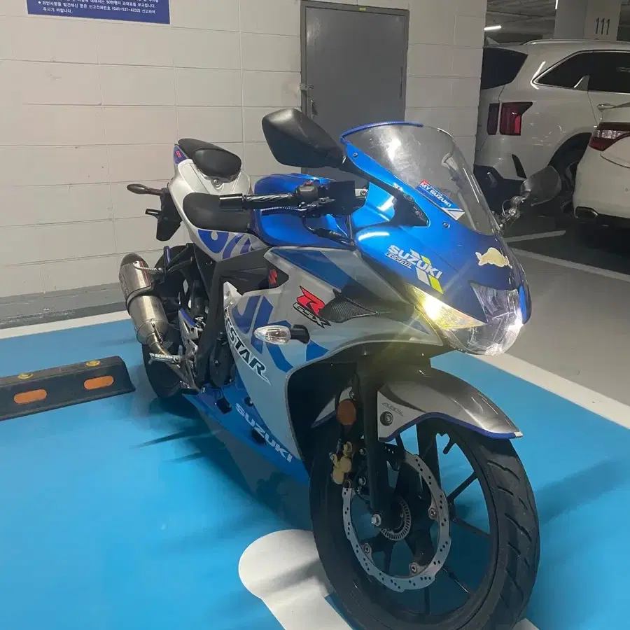 스페셜 컬러 gsx-r125 할부 가능