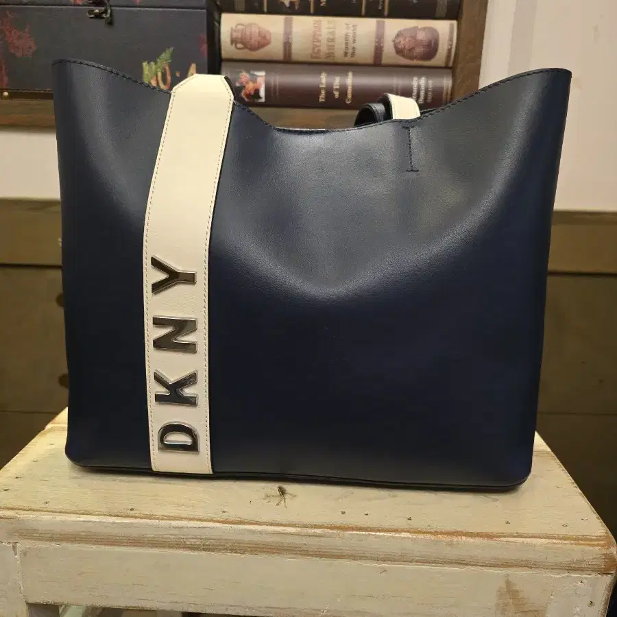 정품) DKNY 올가죽 쇼퍼백