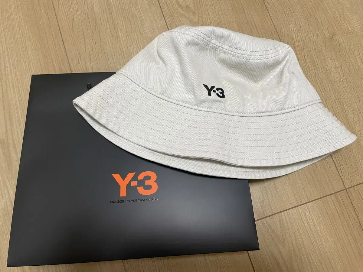 Y-3 요지야마모토 버킷햇 팝니다