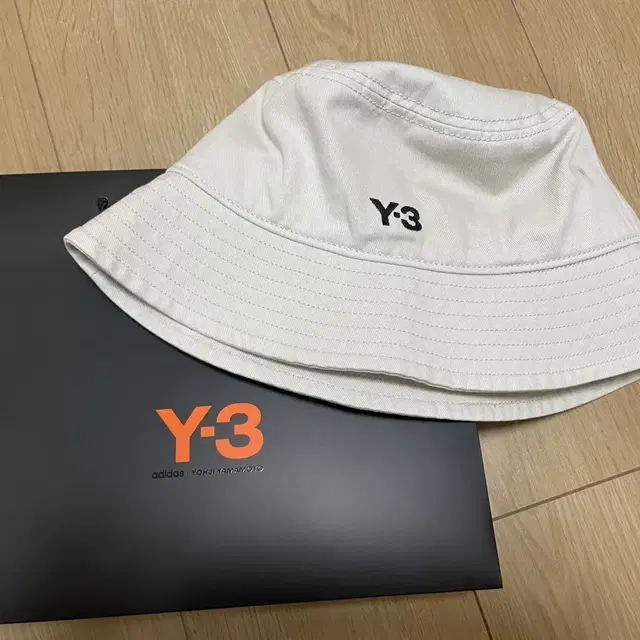 Y-3 요지야마모토 버킷햇 팝니다