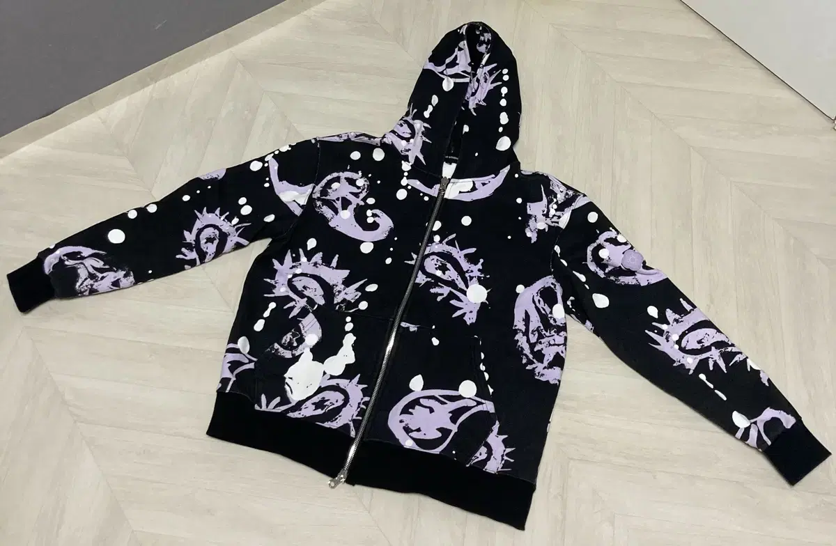 About Studio Vahn Vandana Zip-up Hoodie