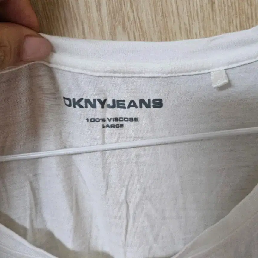 정품 DKNY 반팔티 명품반팔티 여성반팔티 여자명품반팔 디케이엔와이