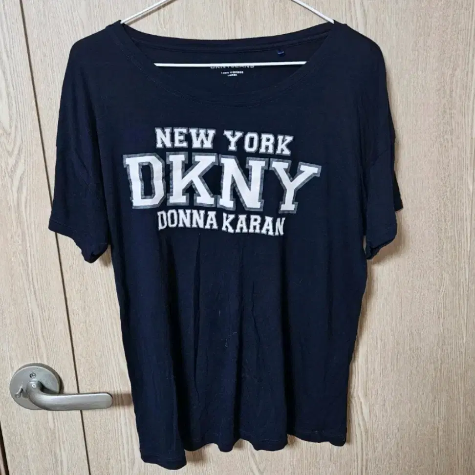 정품 DKNY 반팔티 명품반팔티 여성반팔티  디케이엔와이 여자명품반팔