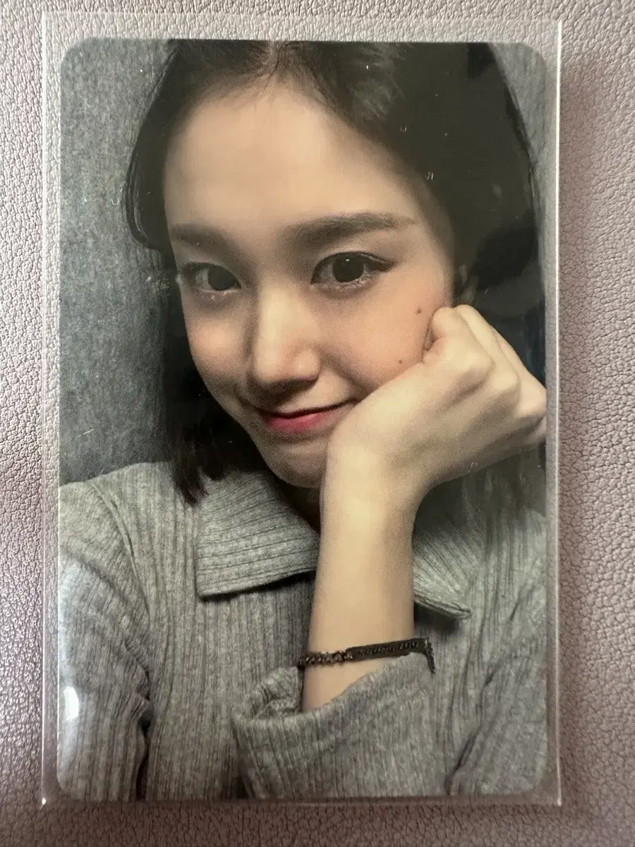 stayc jay run to u md bracelet photocard