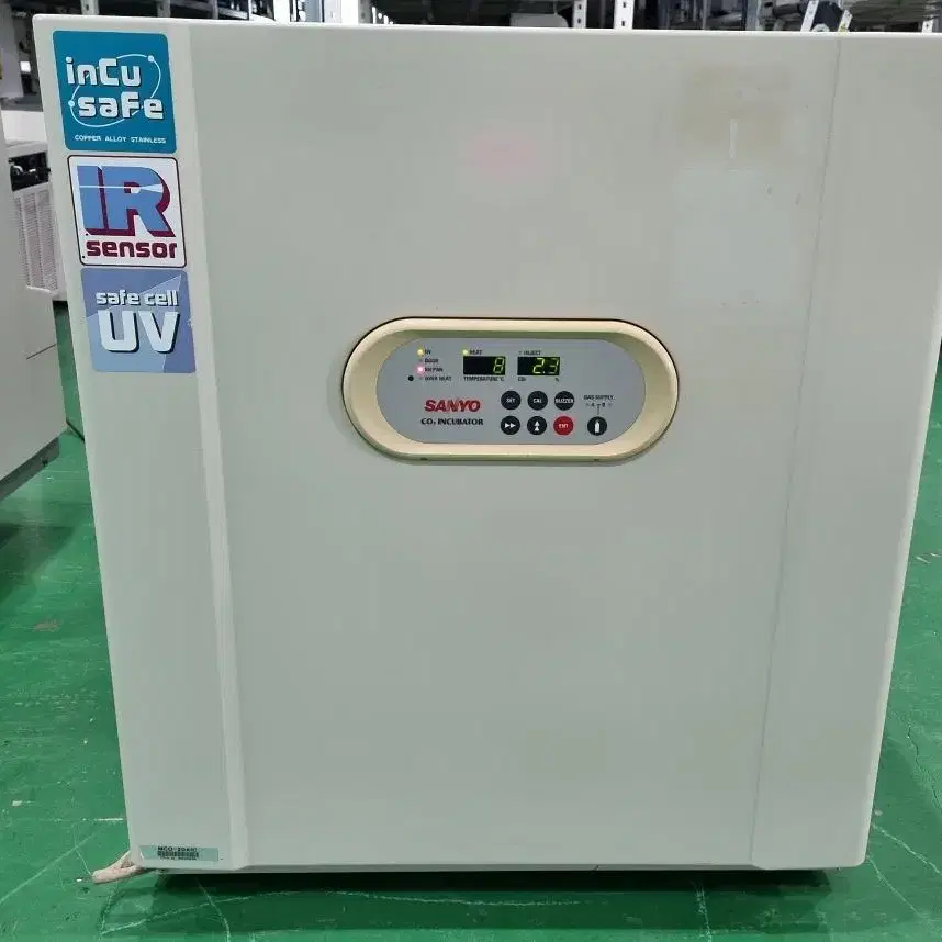 SANYO CO2 인큐베이터  MCO-20AIC 215L