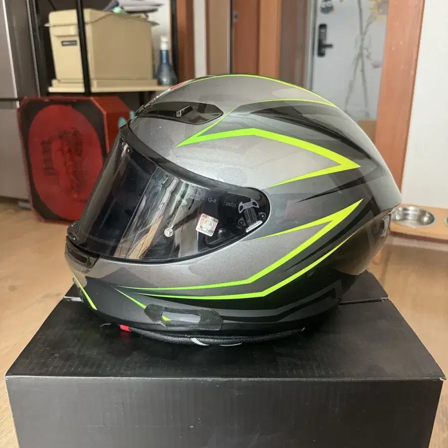 Agv k6 플래쉬 헬멧 M사이즈 판매합니다