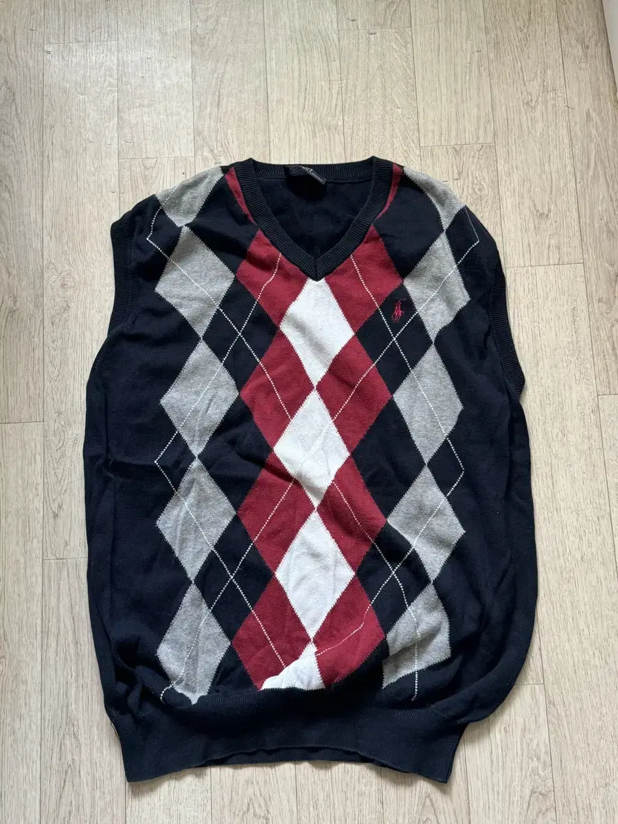 Polar Argyle Knit Vest