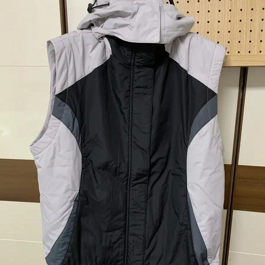 세릭 HOODDED PADDING VEST / GRAY