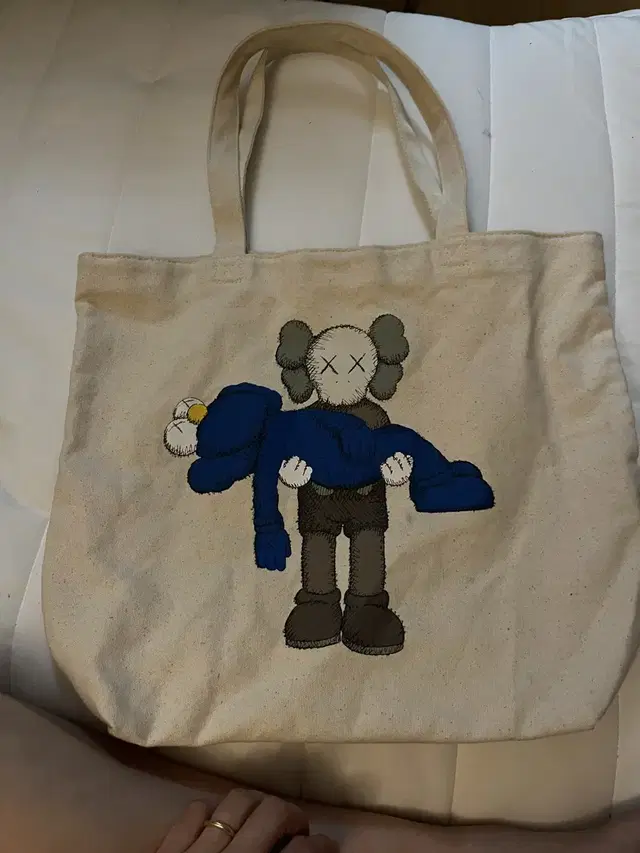 Kaws 유니클로 협업 에코백