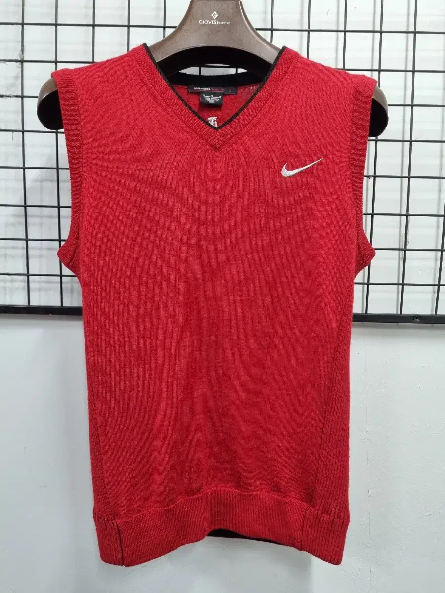 95M Nike Knit Vest.