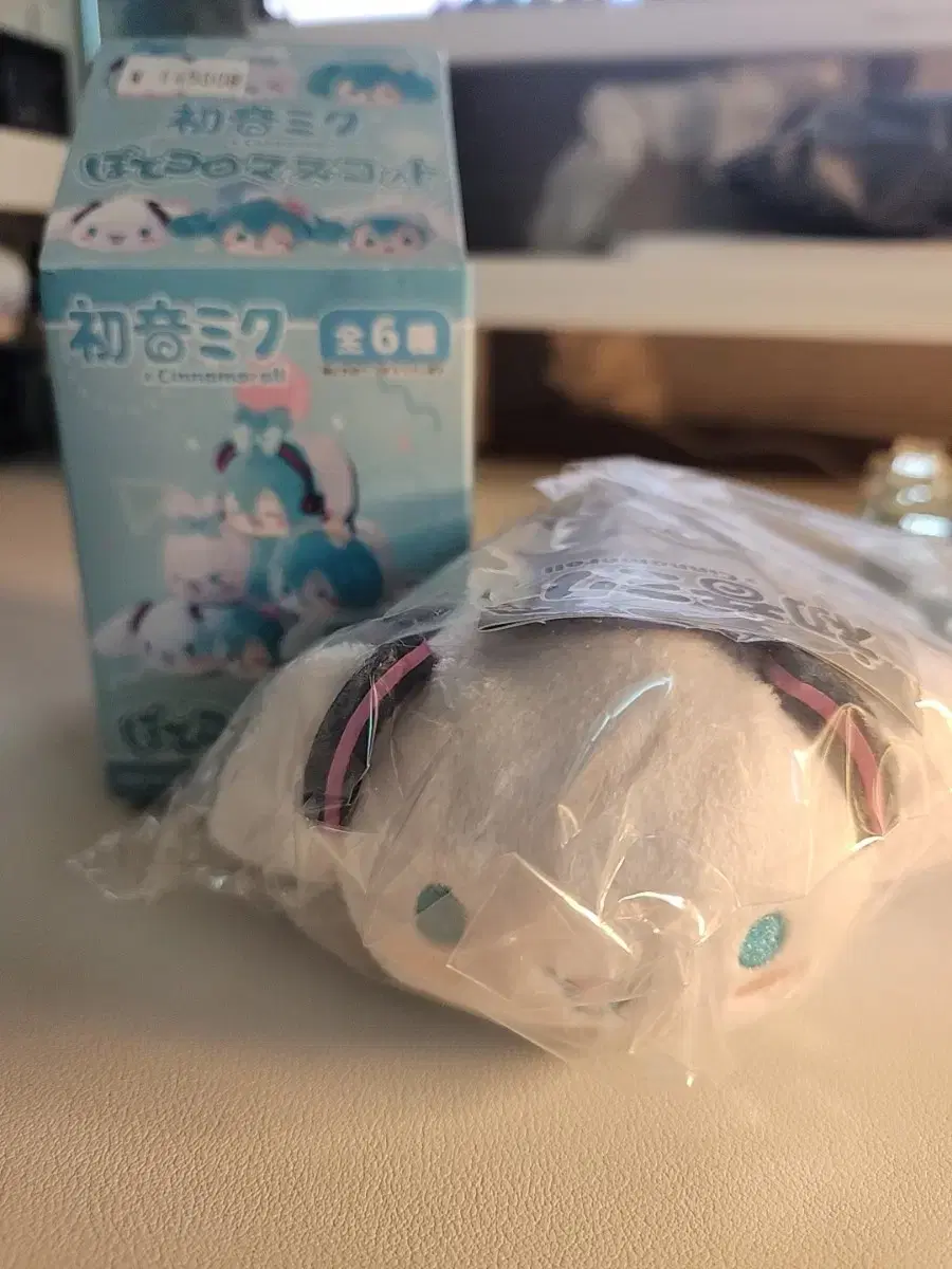 Hatsune Miku Cinnamon Roll Potecorro sealed Won gaiha