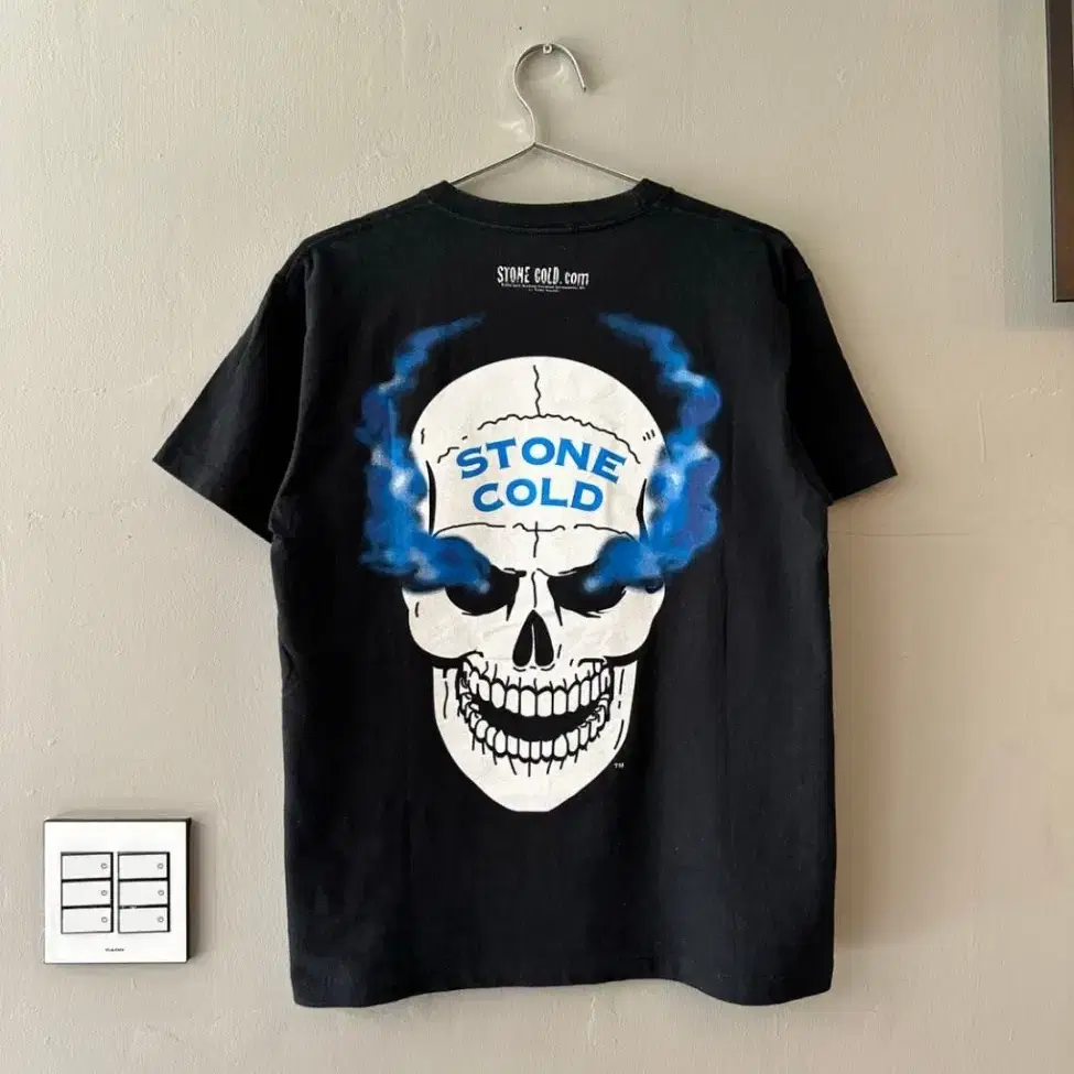 2002's WHAT ? STONE COLD logo WWE T-shir