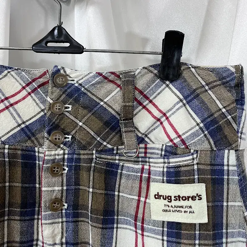 drug store's linen skirt