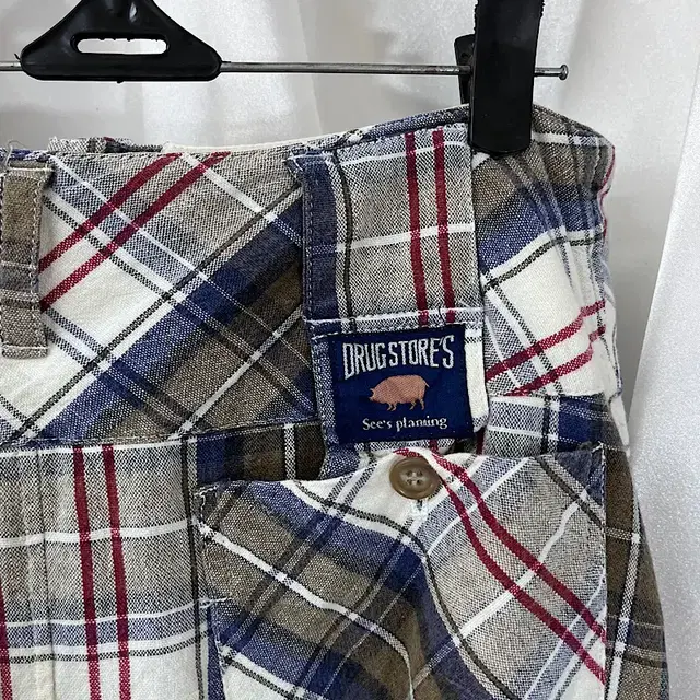 drug store's linen skirt