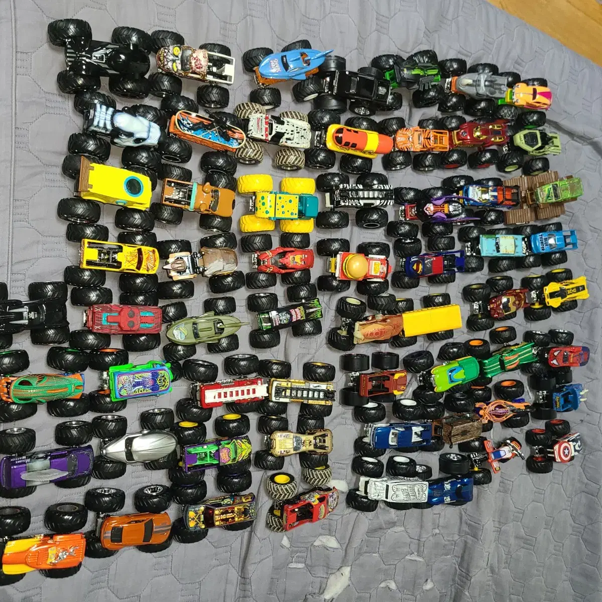 20년간 모은 핫휠 hotwheels 몬스터 트럭 팝니다.