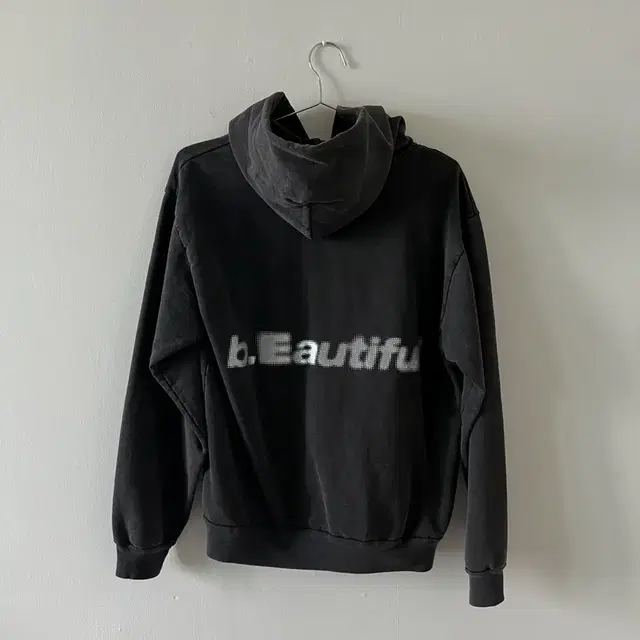 b.Eautiful b-mode Hoodie 빈티지 블랙 후드티