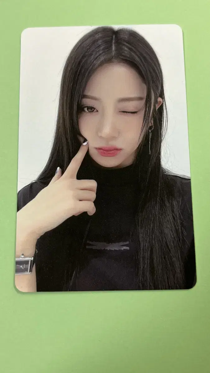 le sserafim huh yunjin unforgiven photocard