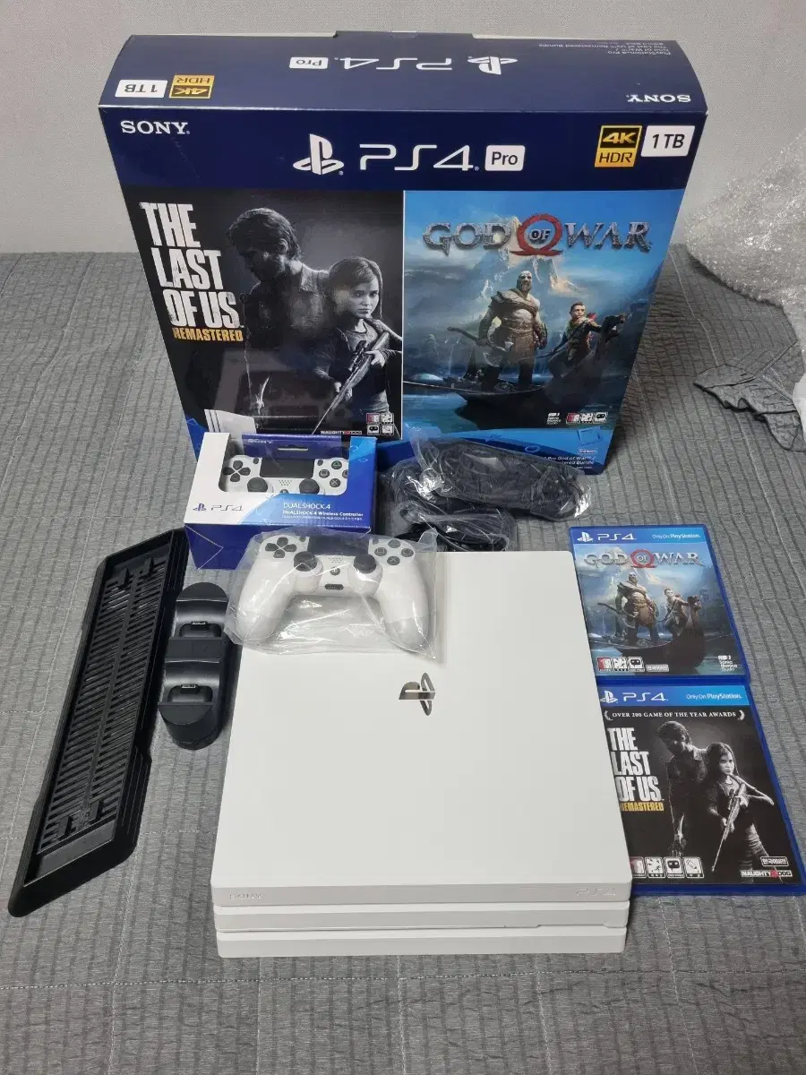 PS4 Pro  7218B 1테라 팝니다