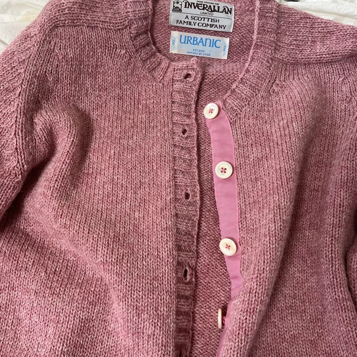 얼바닉30 Jane Cardigan by Inverallan