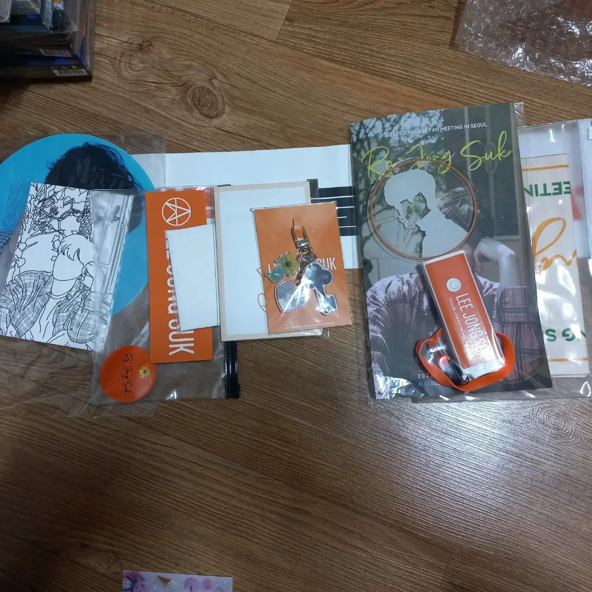 Lee Jongsuk fanmeeting Goods in bulk