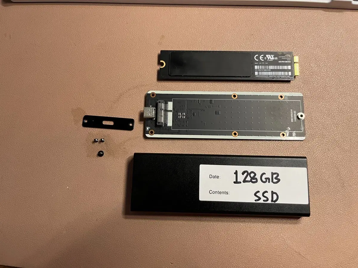 애플 정품 SSD 128GB 및 외장케이스