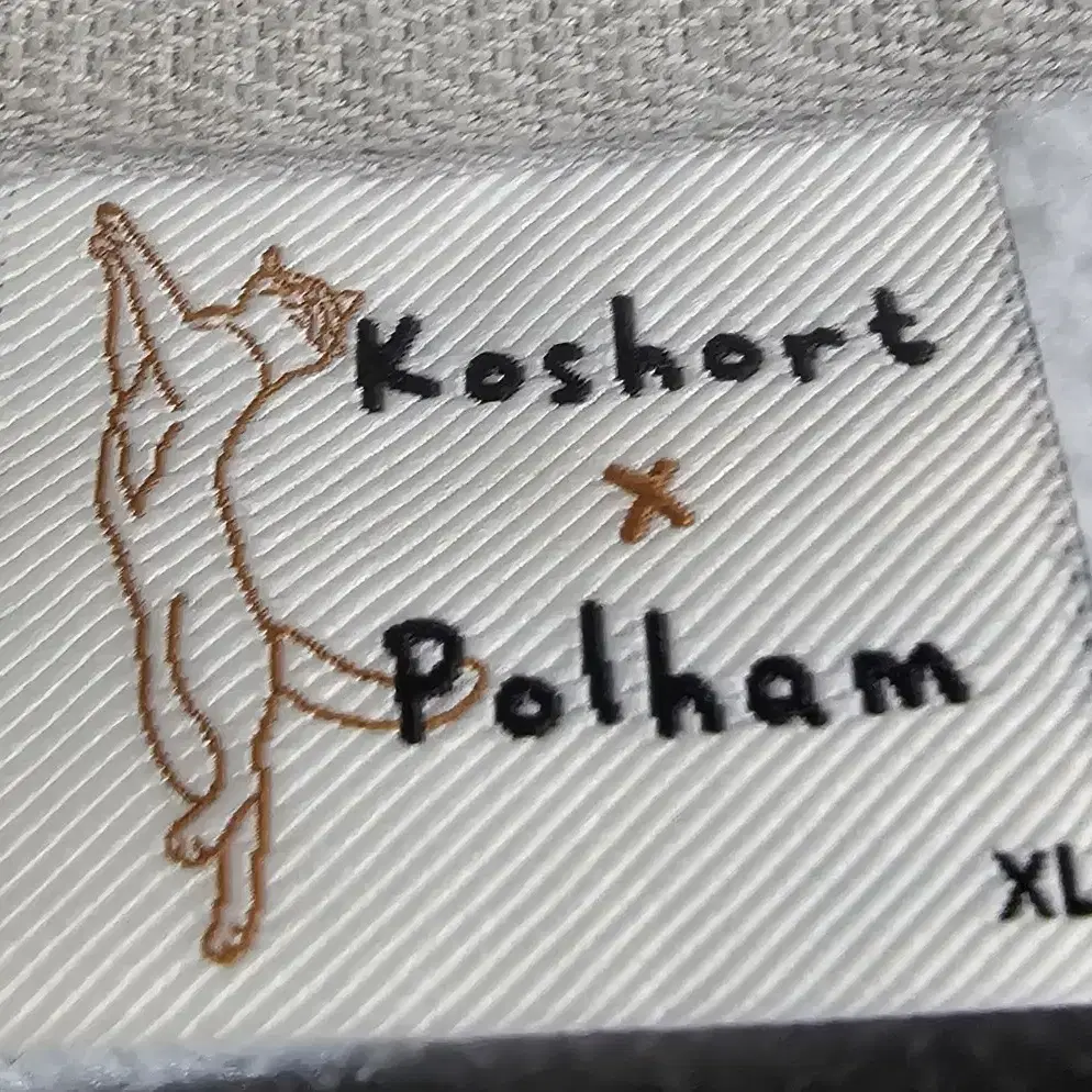 koshort X polham 콜라보 맨투맨판매합니다.