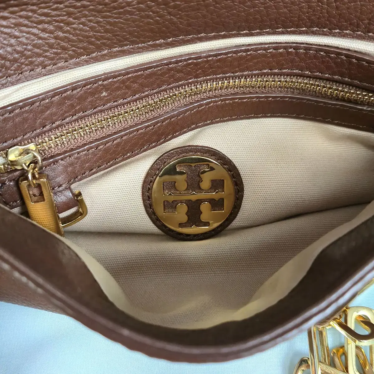 Tory Burch 토리버치 아만다 레바 클러치 백