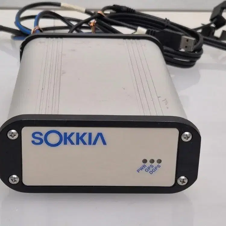 SOKKIA  GIR1400 RECEIVER.