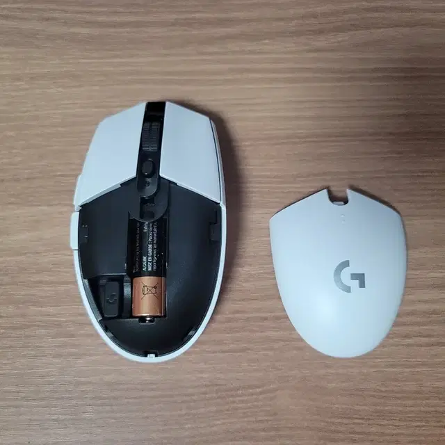 로지텍 G304 무선마우스 저소음 무소음 개조품 화이트