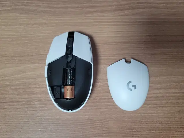 로지텍 G304 무선마우스 저소음 무소음 개조품 화이트