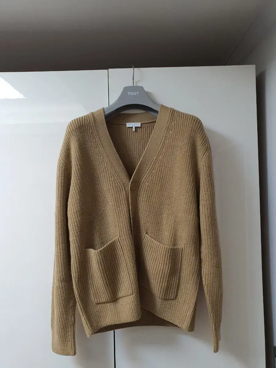 San Drohomme Cardigan Camel sells sizes M, L