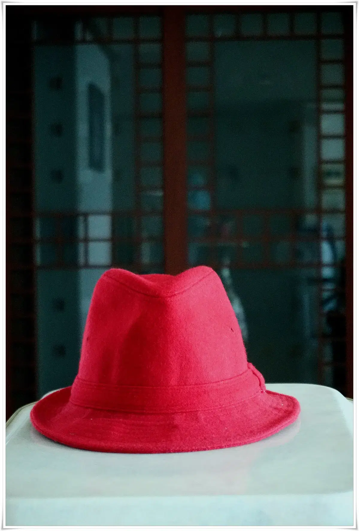 Red wool bucket (57-58 cm)