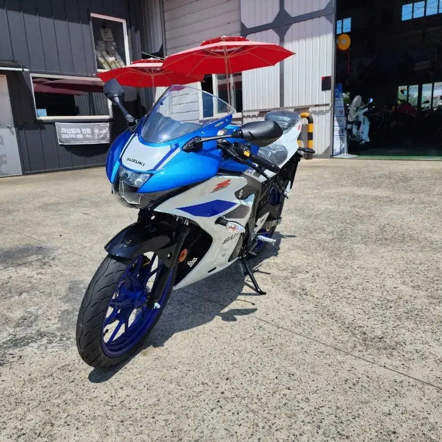 스즈키GSXR125 25년식 신차팝니다