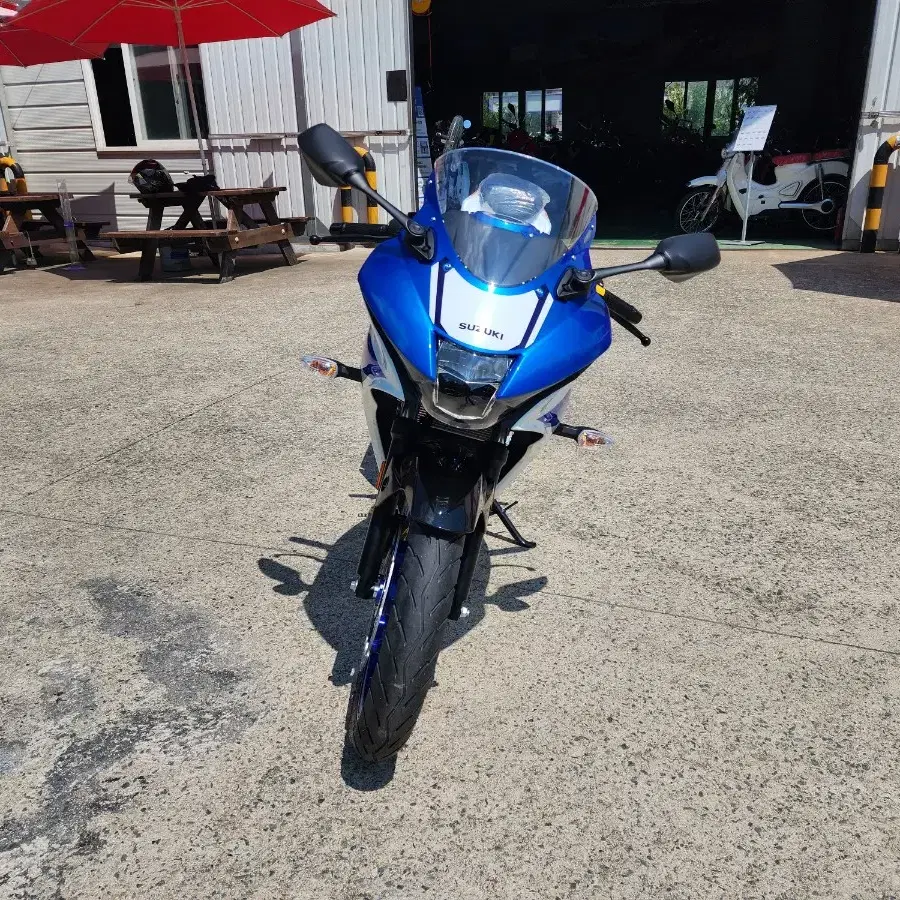 스즈키GSXR125 25년식 신차팝니다