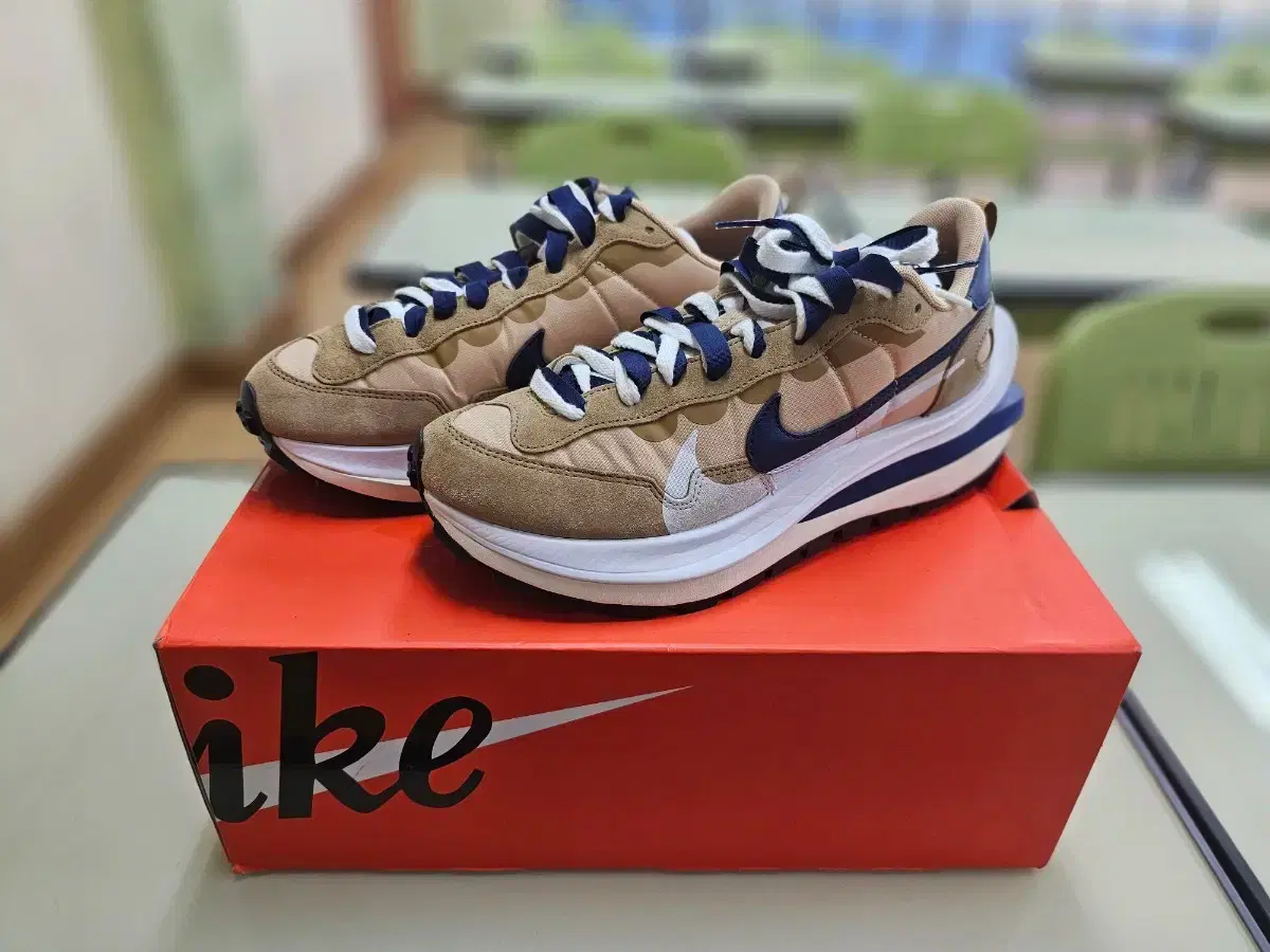 Nike X Sakai Vaporwaffle Sesame & Bloo Void (270)