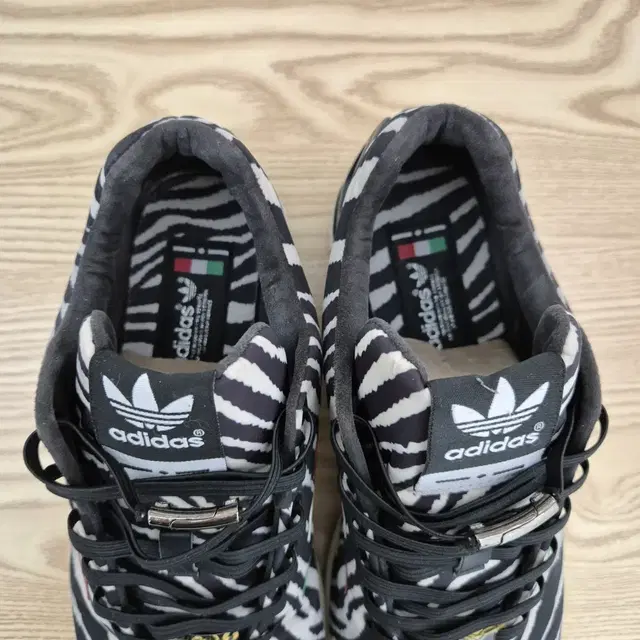 [260]아디다스 ZX FLUX iltalia 지브라