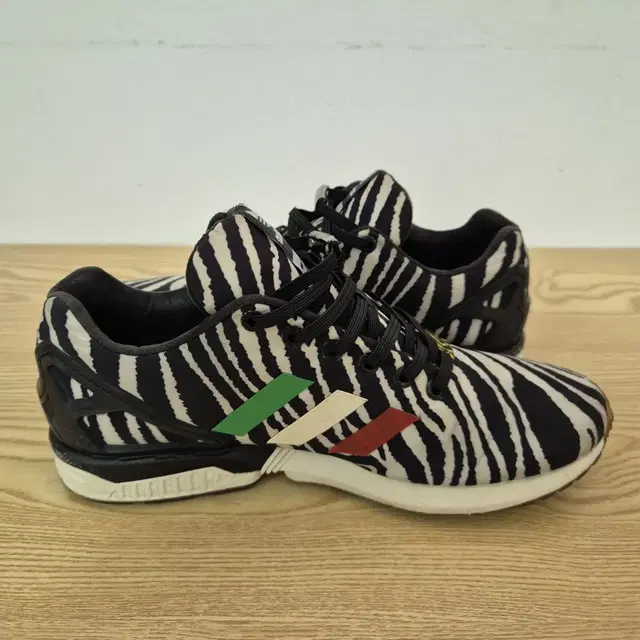 [260]아디다스 ZX FLUX iltalia 지브라