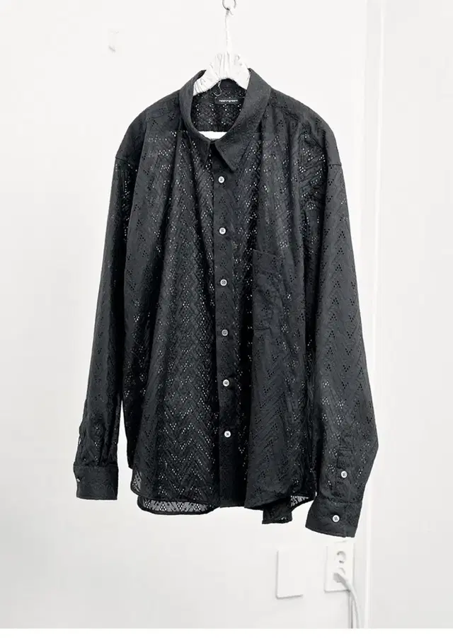 해칭룸  Classic Shirt Leaf Punch Black