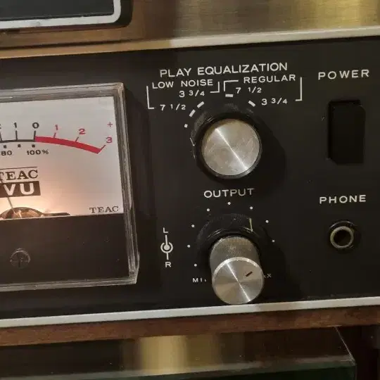 빈티지 릴 테이프레코더 TEAC A-2070  REEL RECORDER