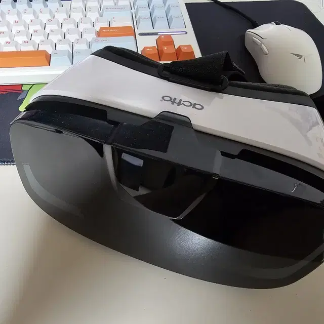 액토 프로 VR 헤드셋