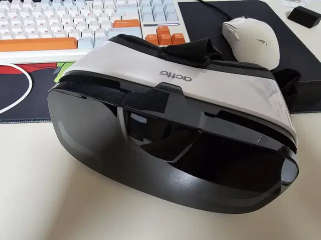 액토 프로 VR 헤드셋