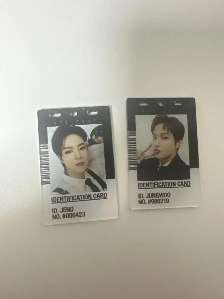 Ensetizone Acrylic KeyringLee Jeno,JungwooBulk