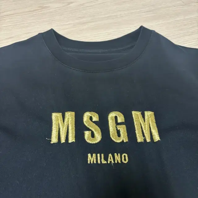 정품 중고 msgm 여성 반팔티 블랙