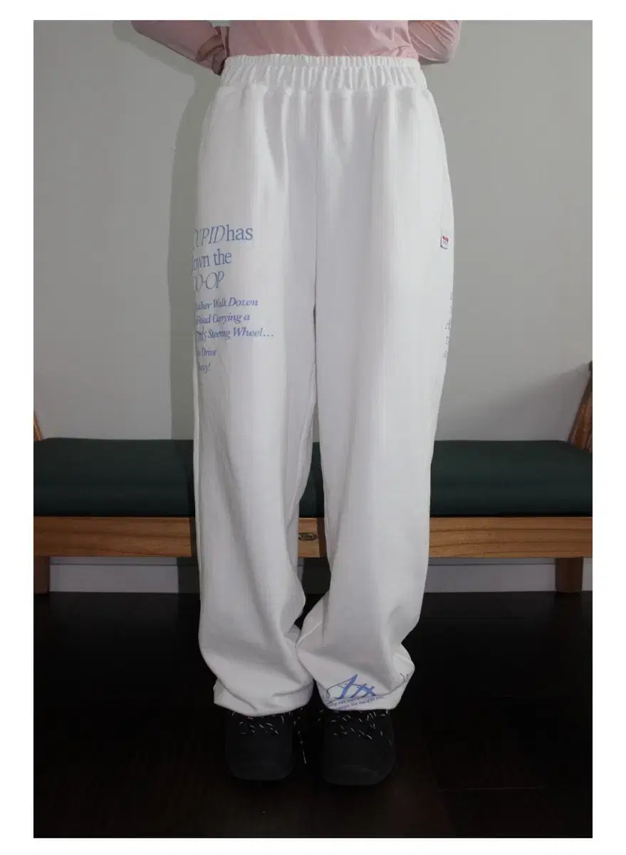 샵어텐즈[Attends] Dance Sweat Pants (White)