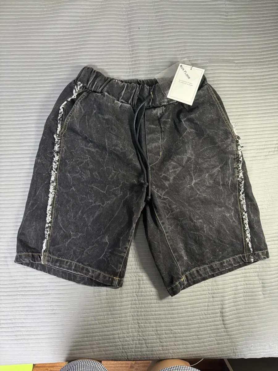 Non-Floor Bermuda Short Pants L