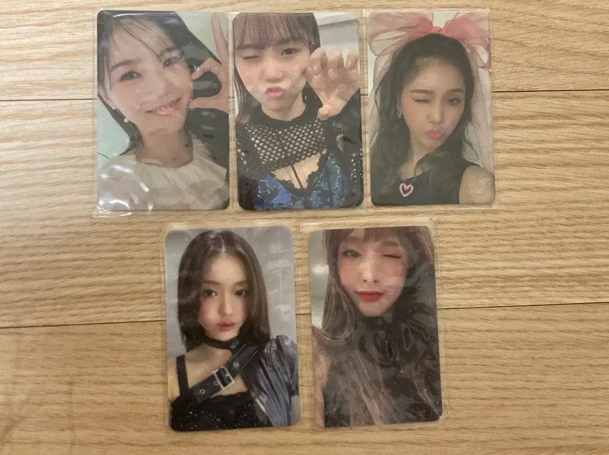 [source]Oh my girlPre-order benefitPhotocardSell