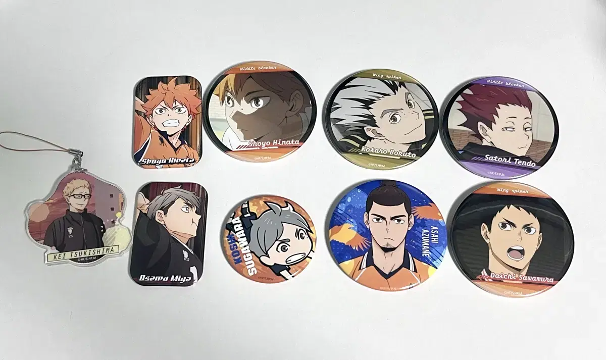 Sells haikyuu can badges, acrylic keyrings, acrylic stand 