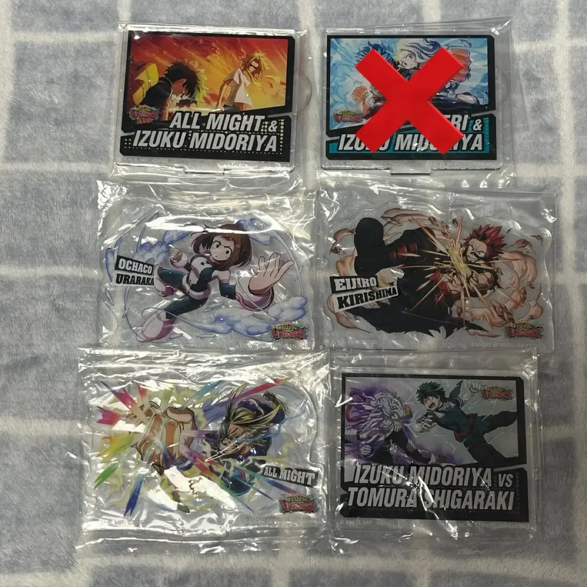 My Hero Academia Arcing Stand keyring WTS